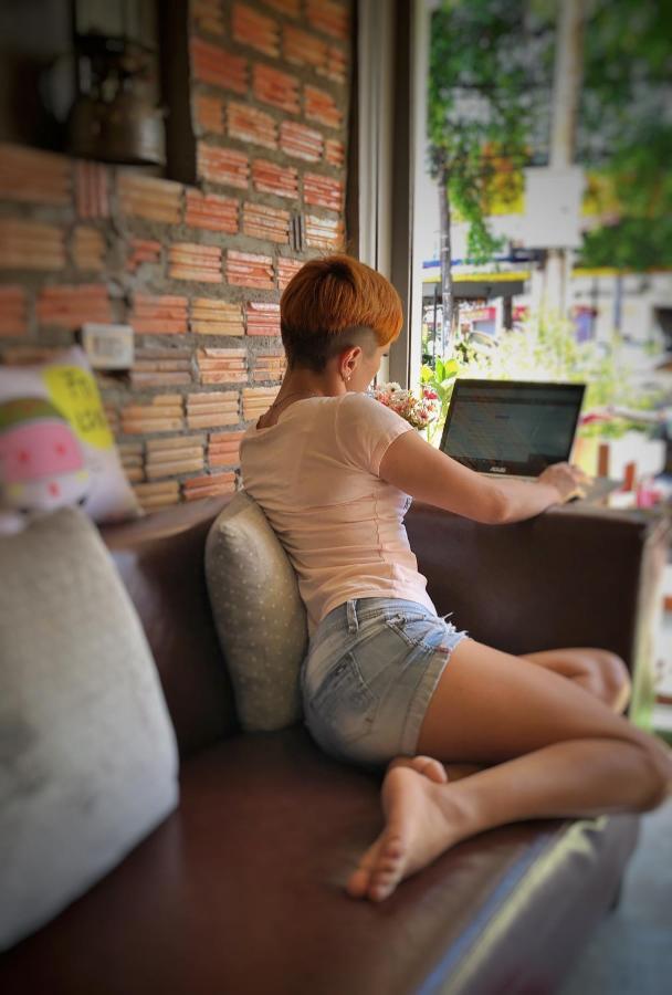 Ok Chic Phuket Hostel Екстериор снимка