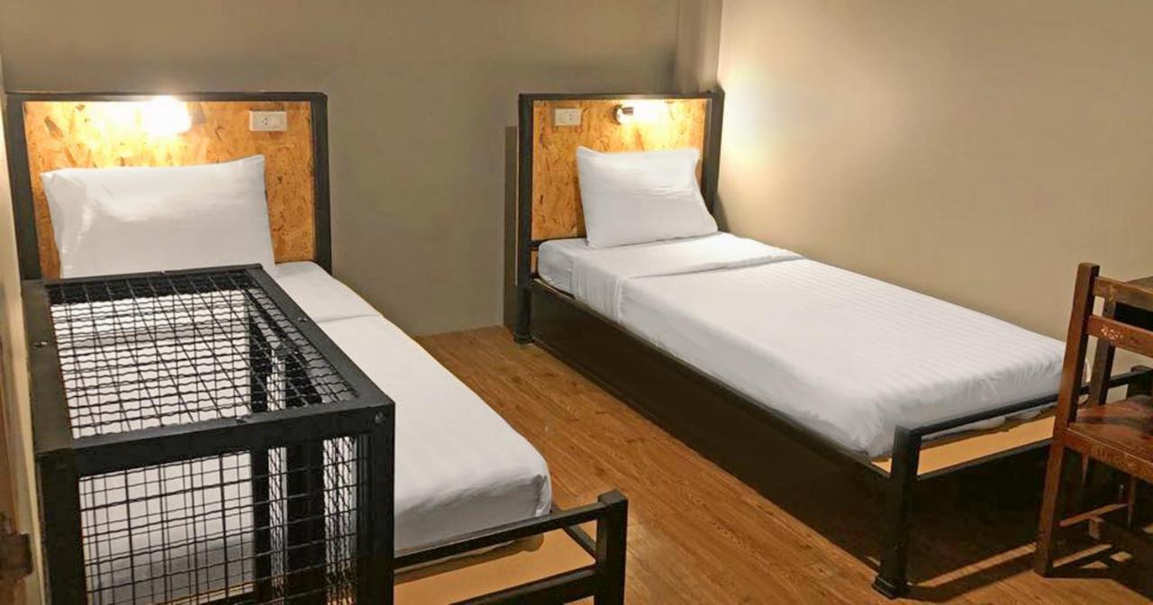 Ok Chic Phuket Hostel Екстериор снимка