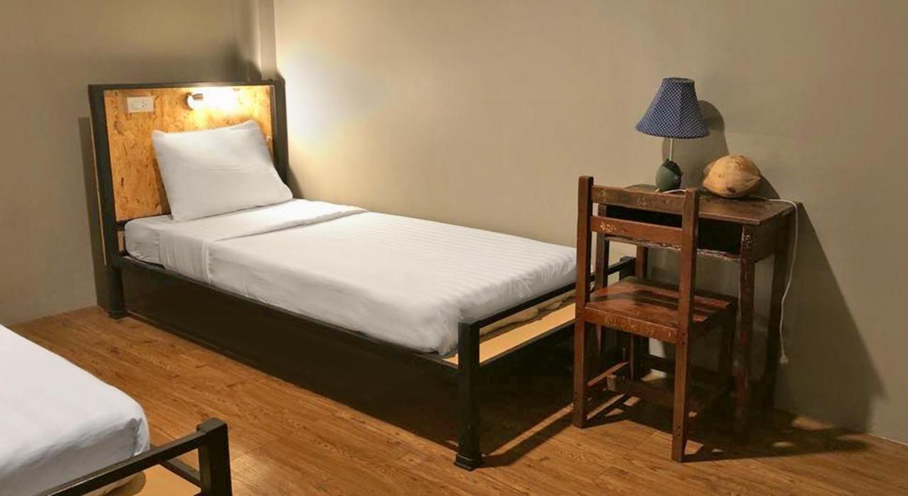 Ok Chic Phuket Hostel Екстериор снимка